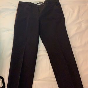Elle Tahari Navy ankle trousers in size 4.